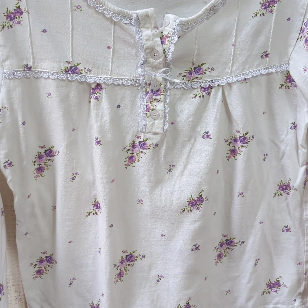 Country Store, White With Purple Bouquets Of Flowers Print Cropped PJ Set. XL